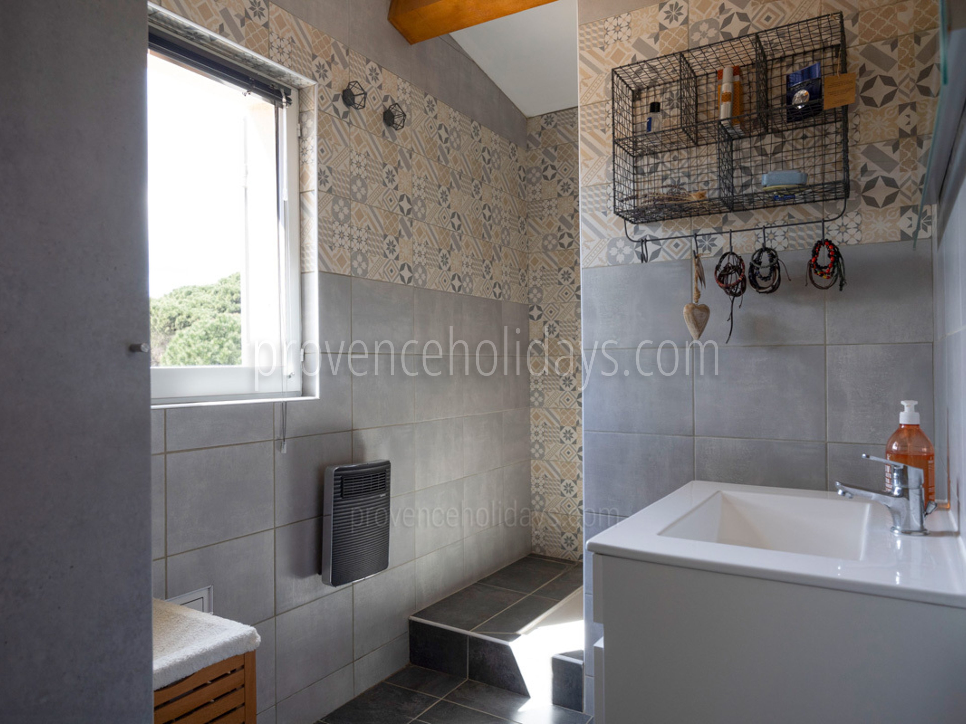 12 - Villa Grimaudine: Villa: Bathroom