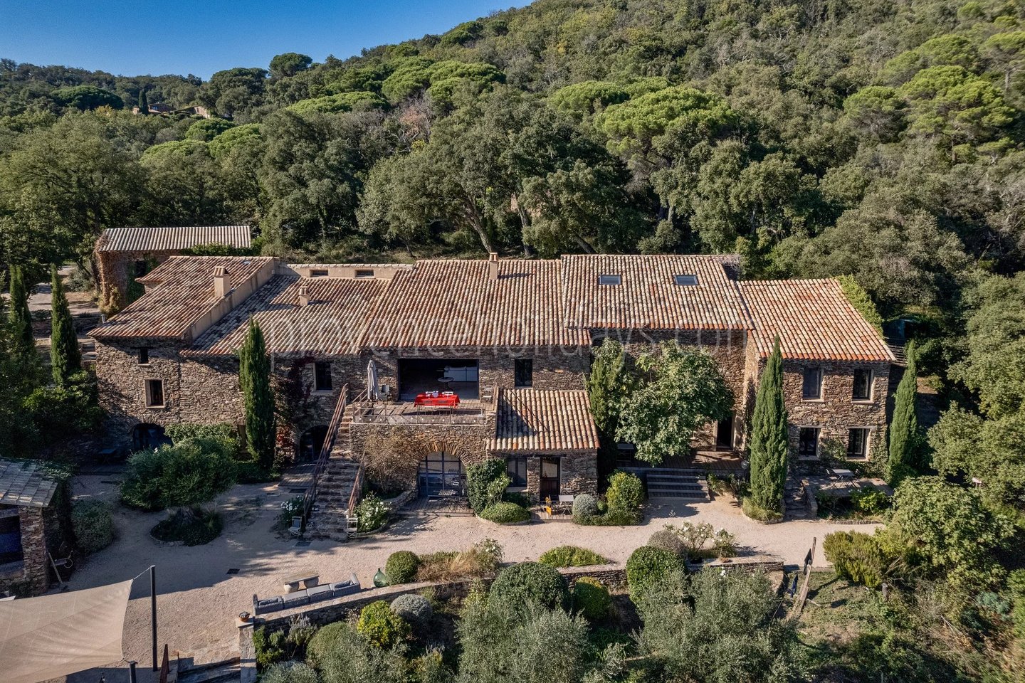 Domaine en pierre à La Garde-Freinet - 13