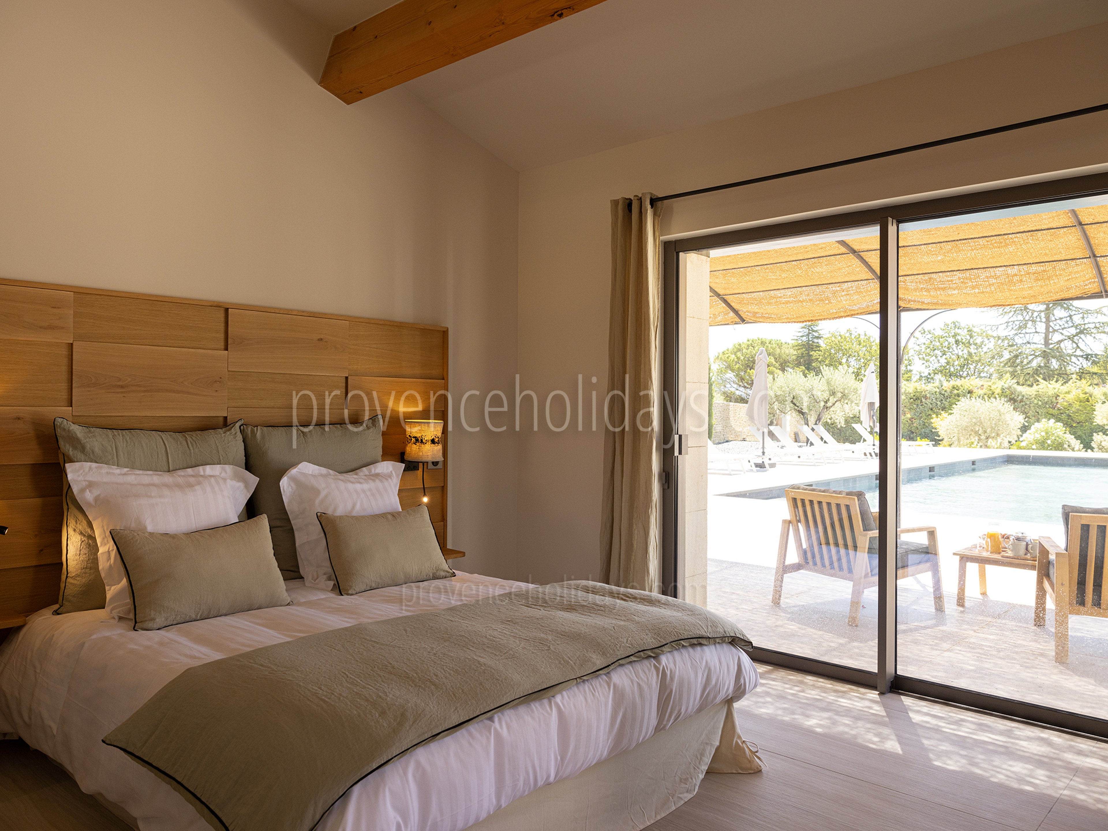 28 - Mas Estelle: Villa: Bedroom