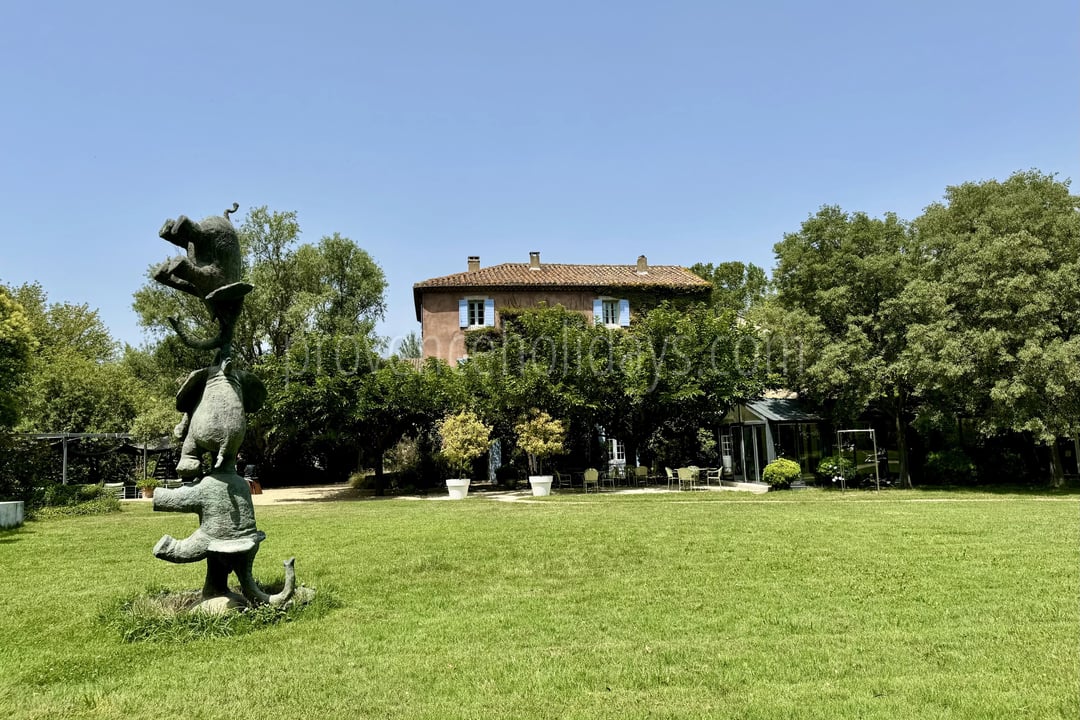 18 - Bastide in L\'Isle-sur-la-Sorgue: Villa: Exterior