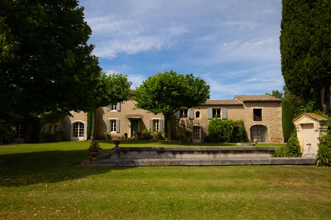 71 - Le Domaine des Cyprès: Villa: Exterior