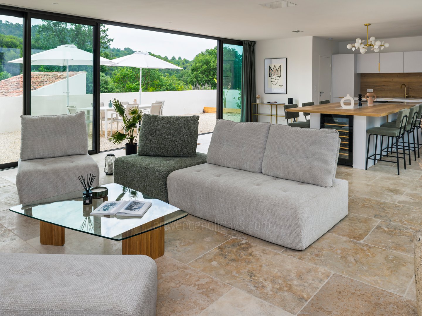 18 - Villa de Laval: Villa: Interior