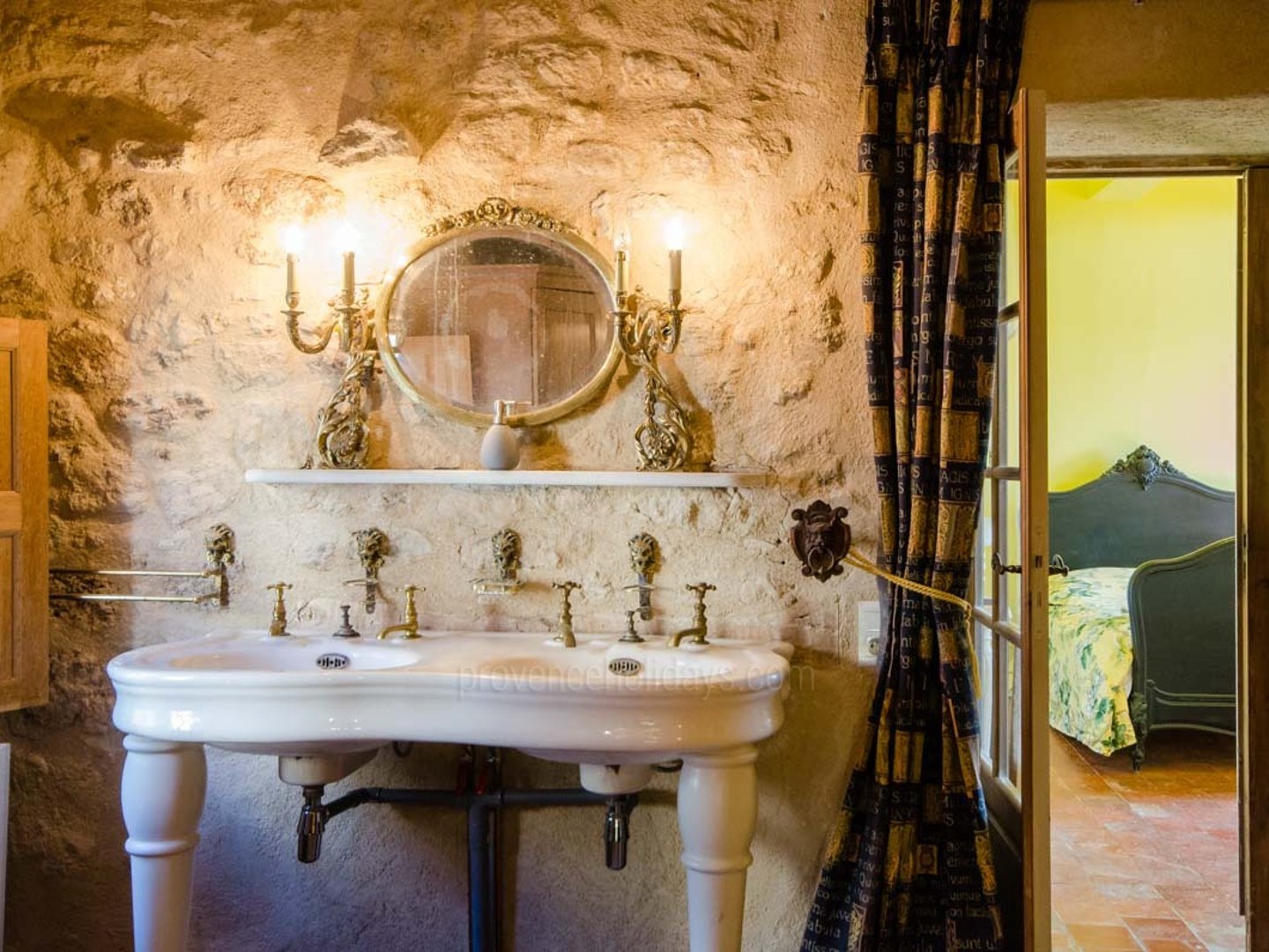 86 - La Maison de Grambois: Villa: Bathroom
