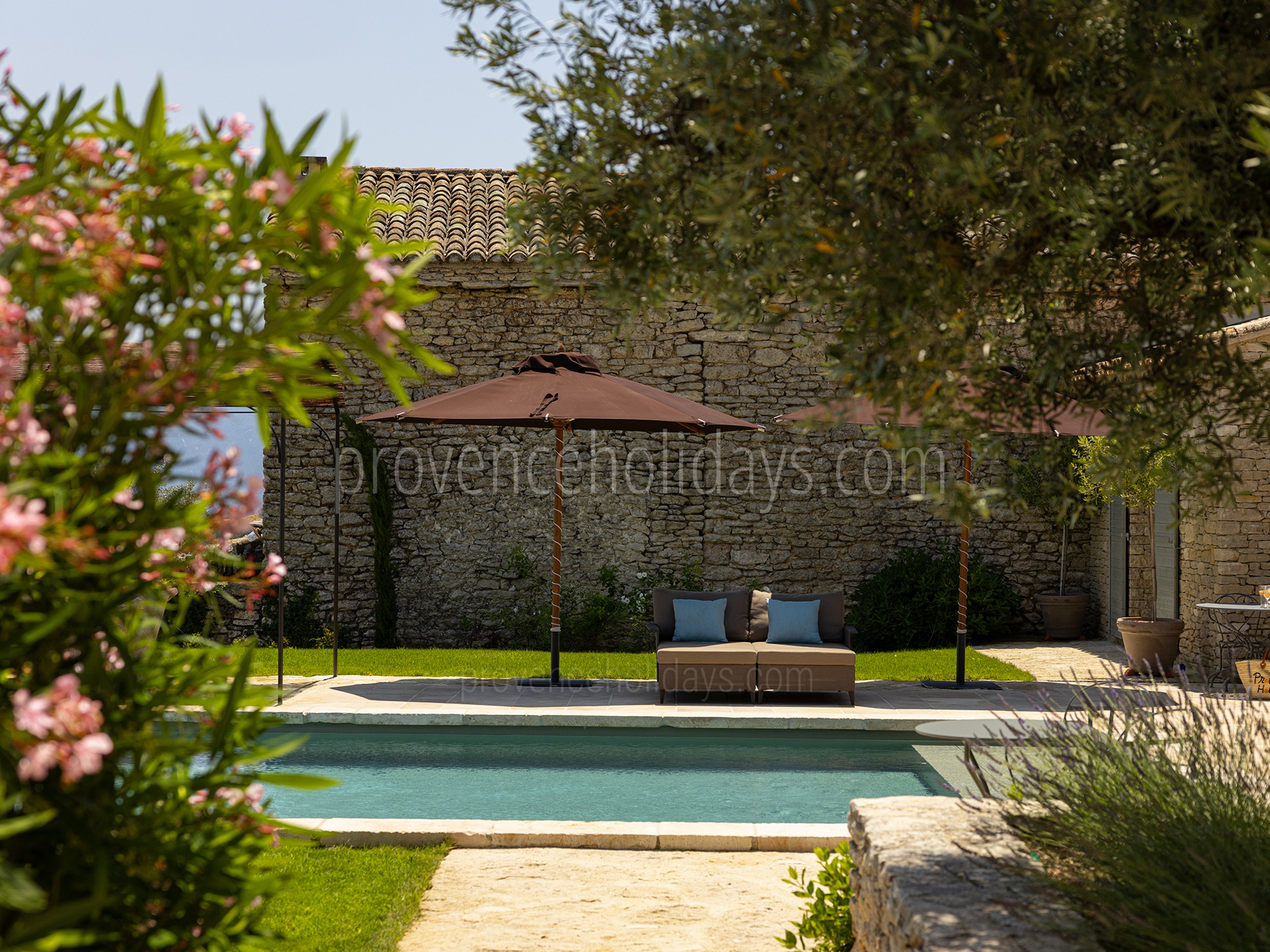 30 - Mas de Bel Air: Villa: Pool