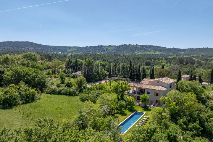 Moderne Villa mit privatem Pool und schöner Aussicht
