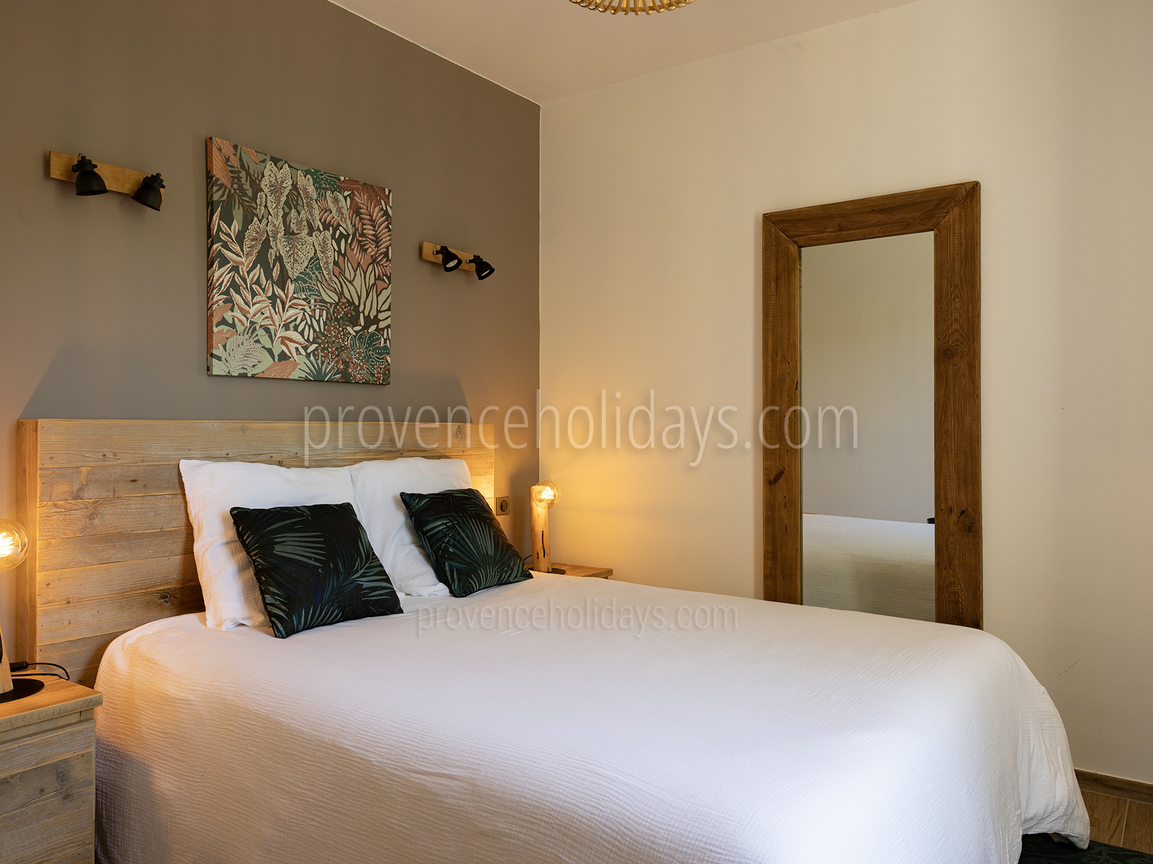 30 - Mas des deux Mûriers: Villa: Bedroom
