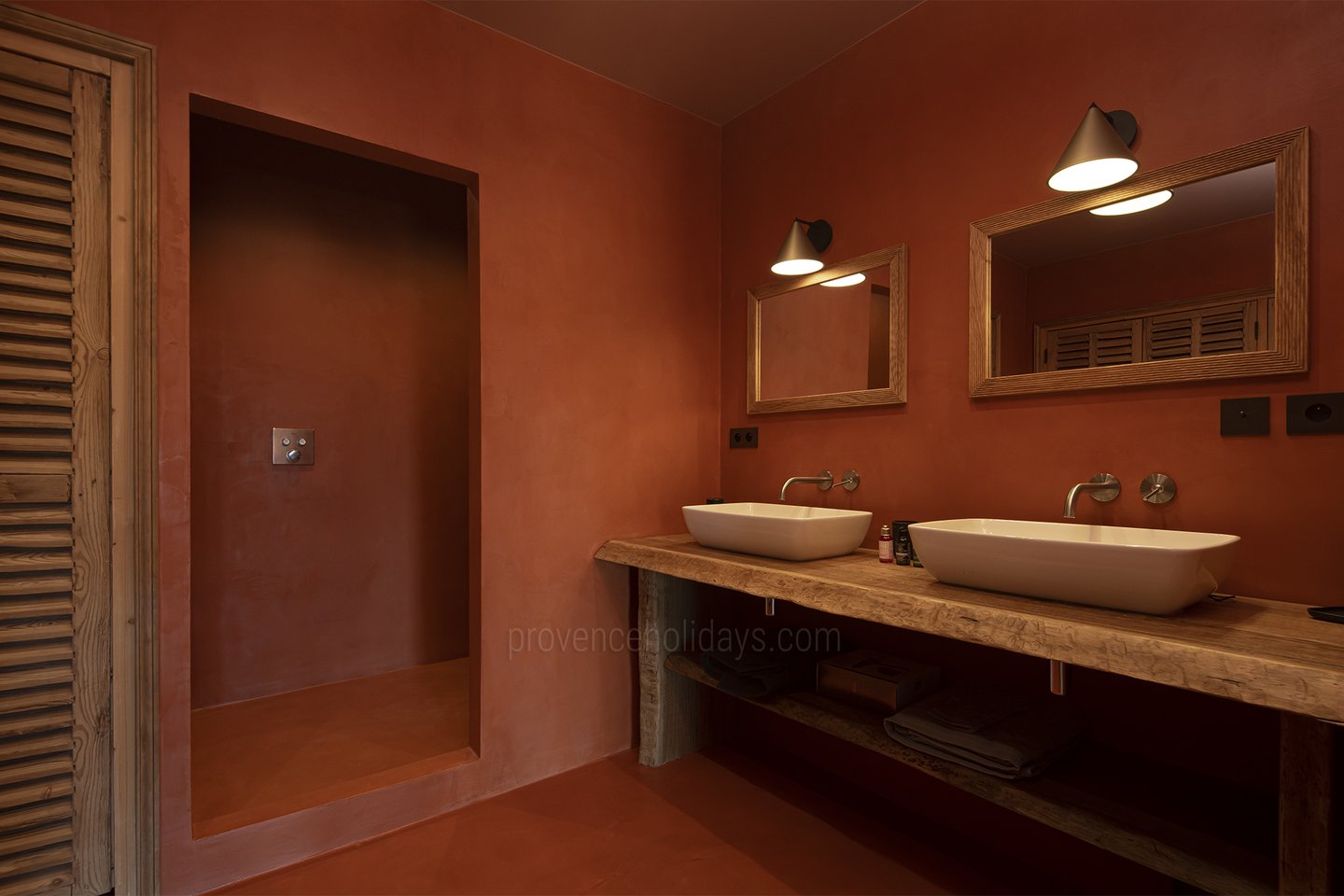 24 - Mas des Lions: Villa: Bathroom