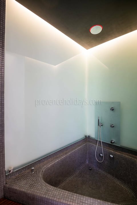 30 - Villa Blanche: Villa: Bathroom