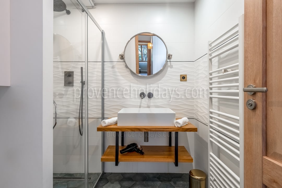 37 - Mas de Bellevue: Villa: Bathroom