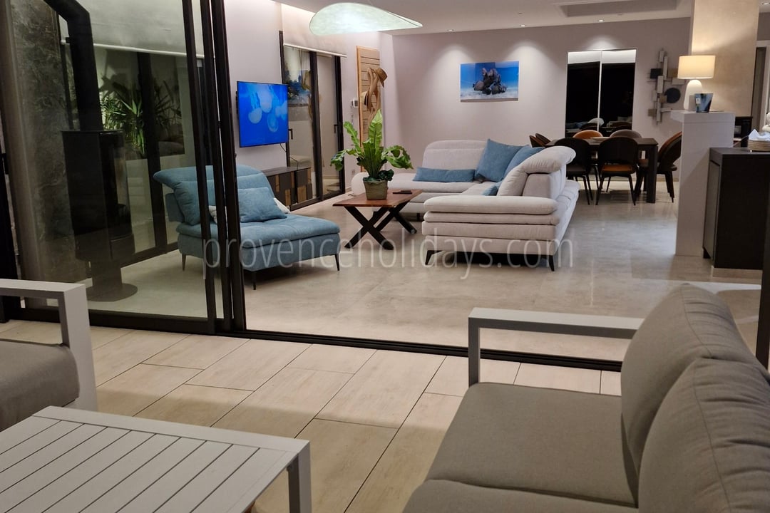 15 - Villa Issa: Villa: Interior