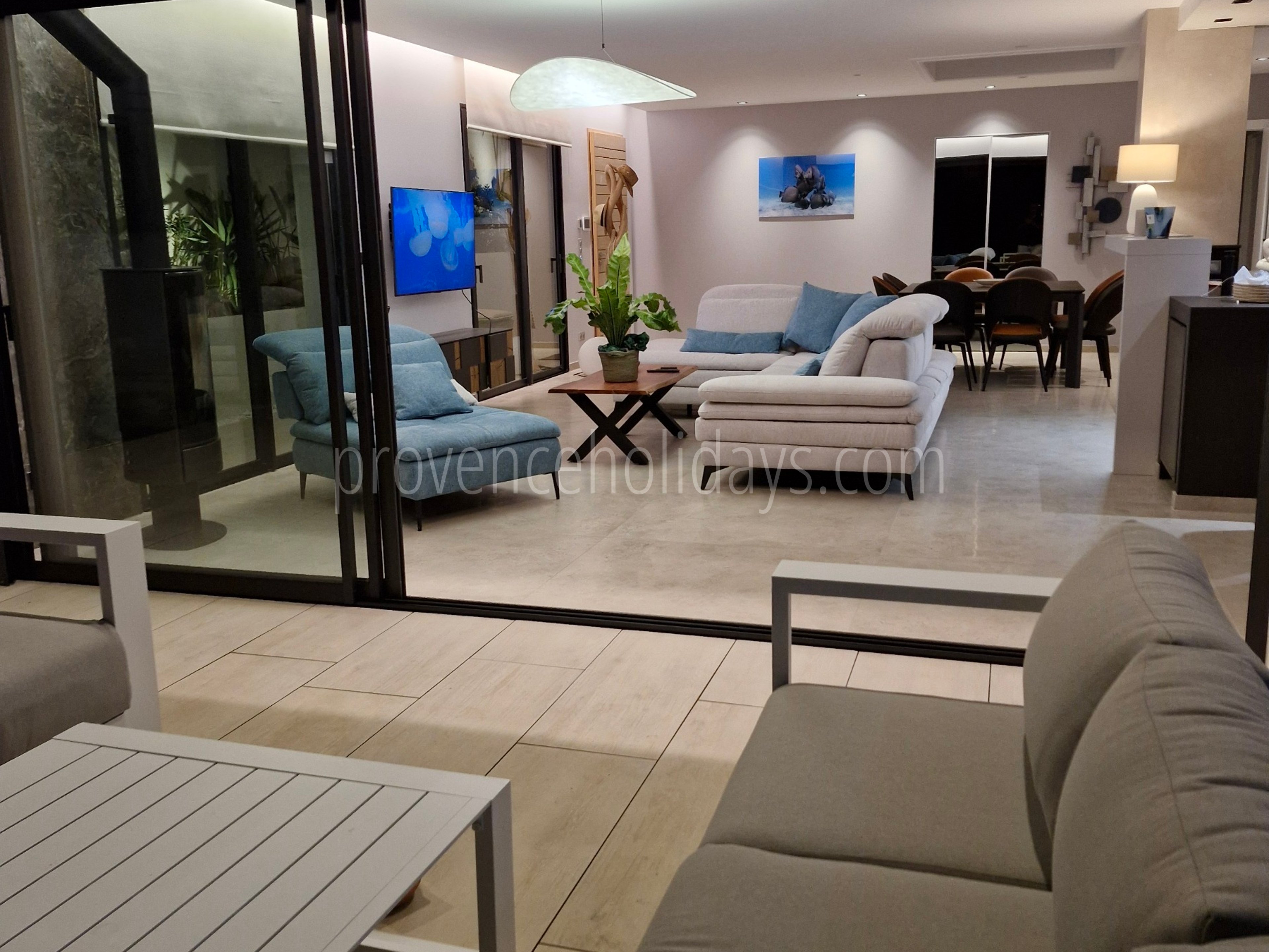 15 - Villa Issa: Villa: Interior