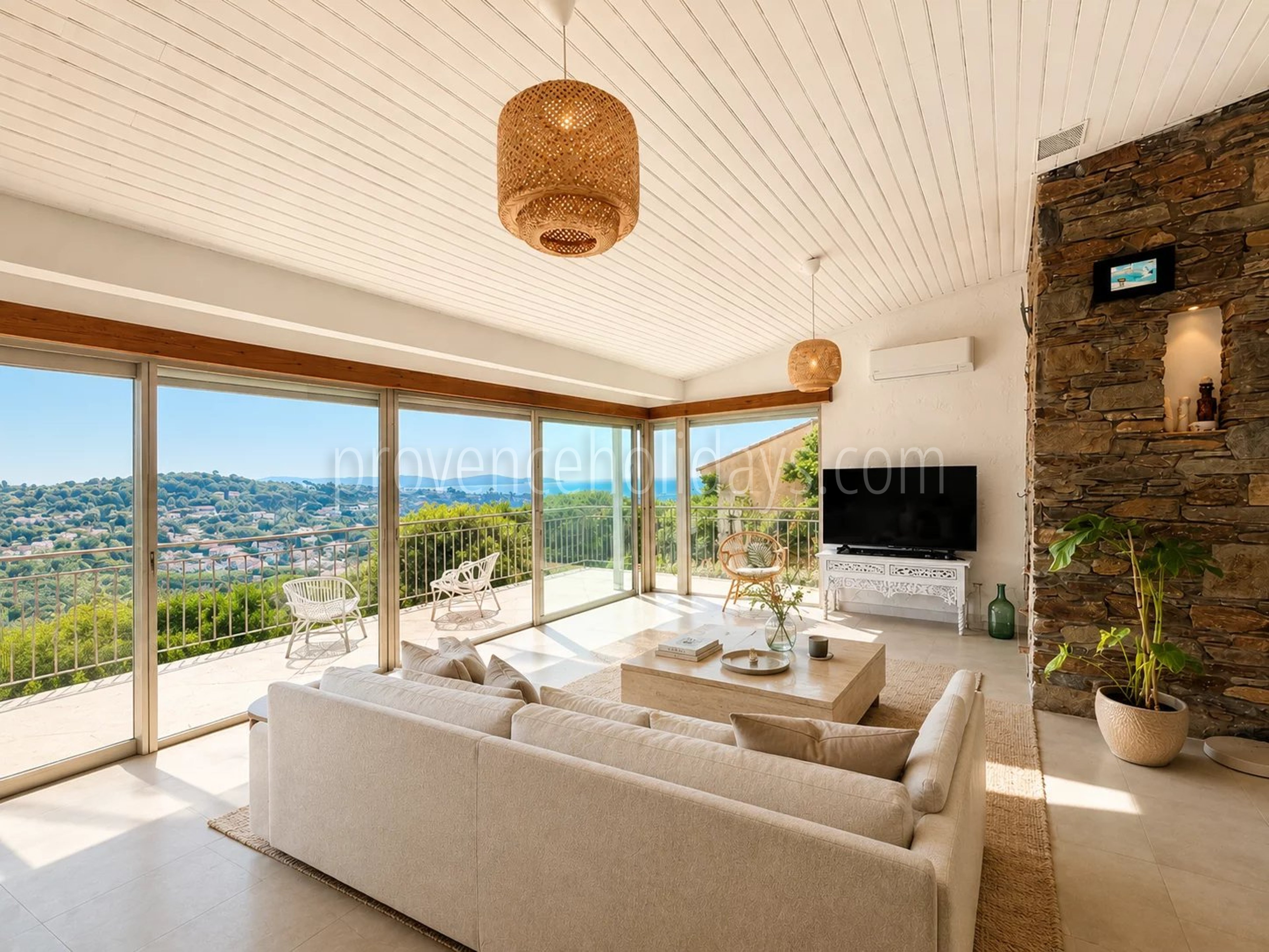6 - Villa with pool in Cavalaire-sur-Mer: Villa: Interior
