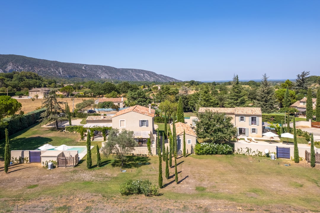 Domaine d'exception avec 2 piscines chauffées près d'Oppède