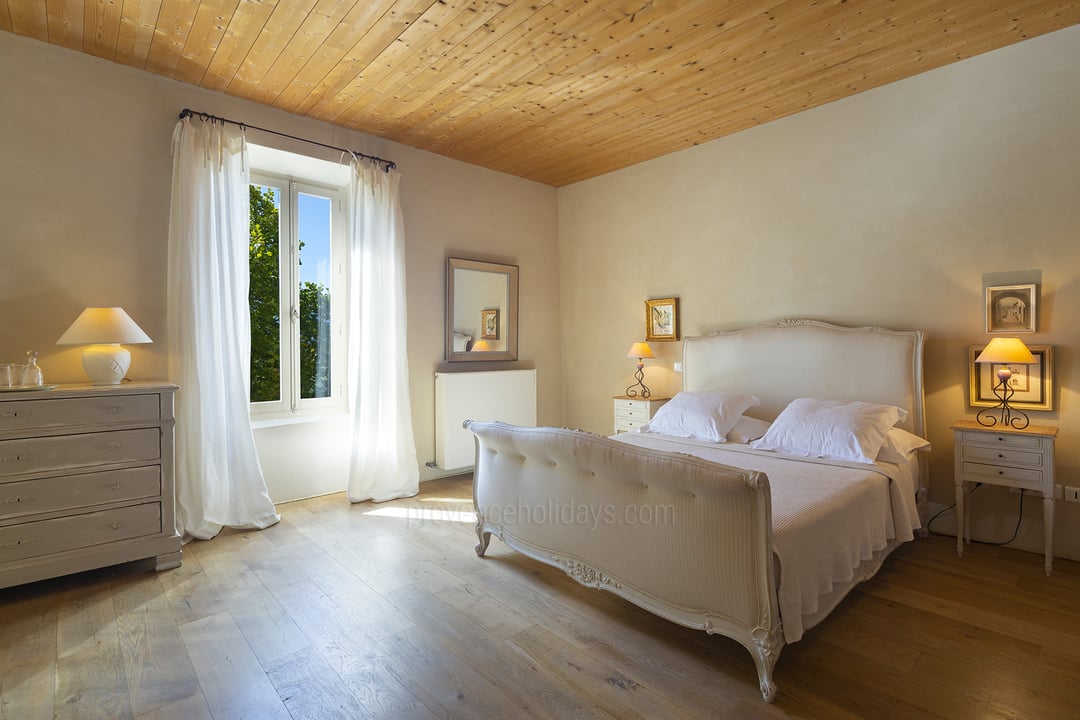 16 - La Bastide des Pins: Villa: Bedroom