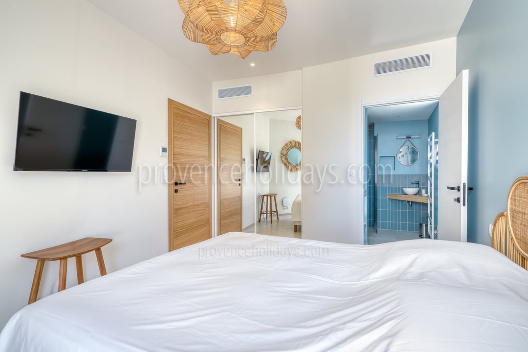 21 - Domaine de la Baie: Villa: Bedroom