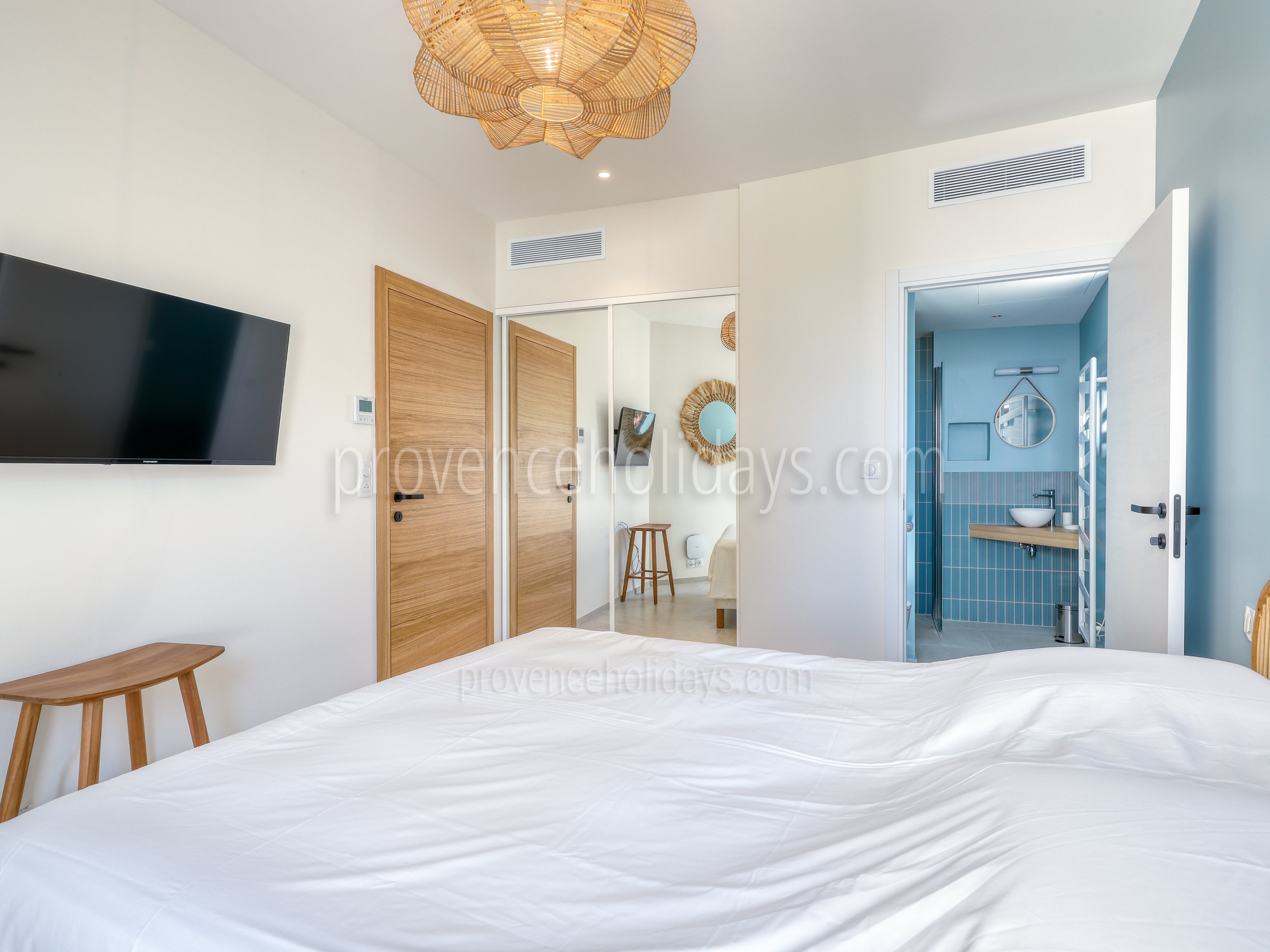 21 - Domaine de la Baie: Villa: Bedroom