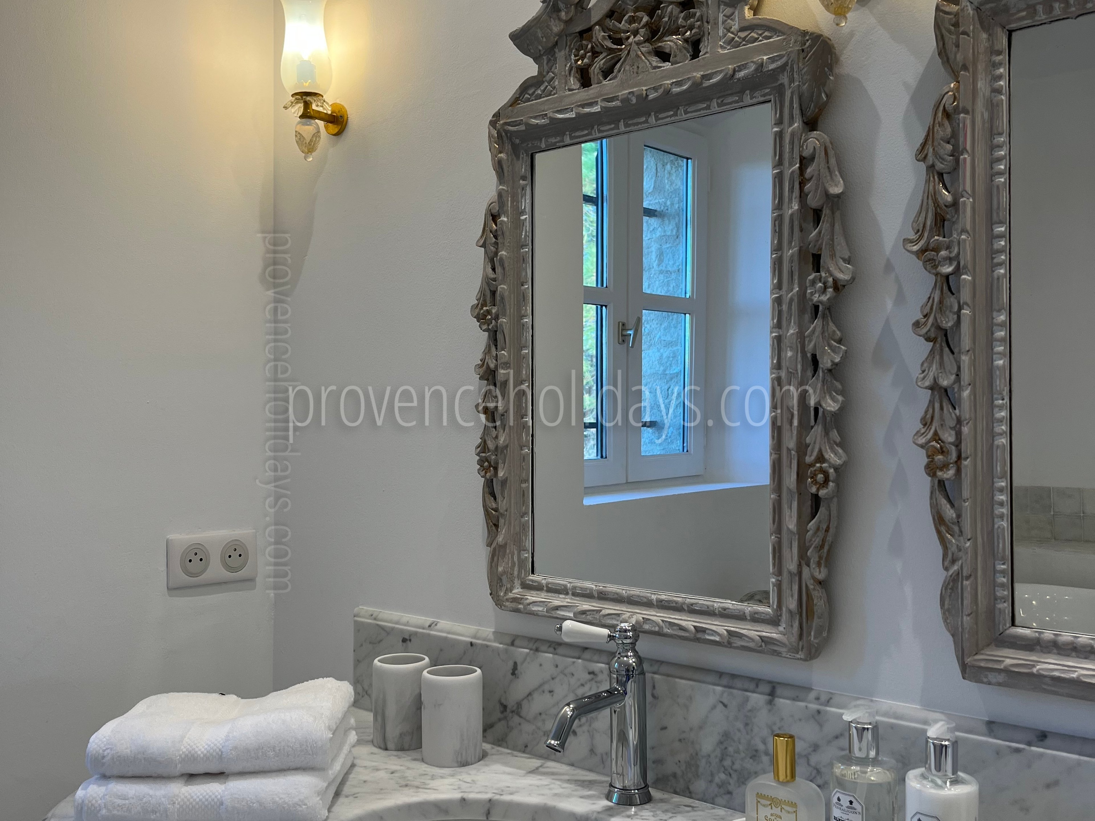 36 - Villa Provençale des Orangers: Villa: Bathroom