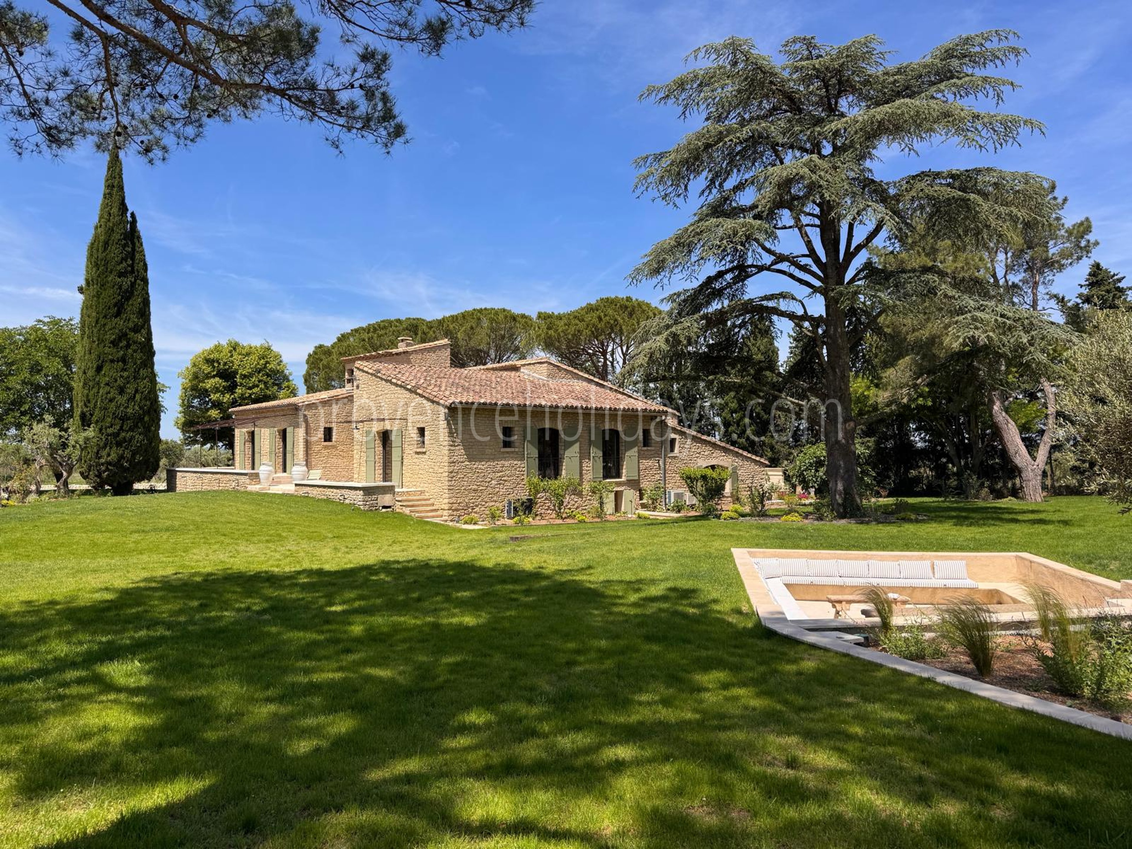 27 - Mas des Cistes: Villa: Exterior