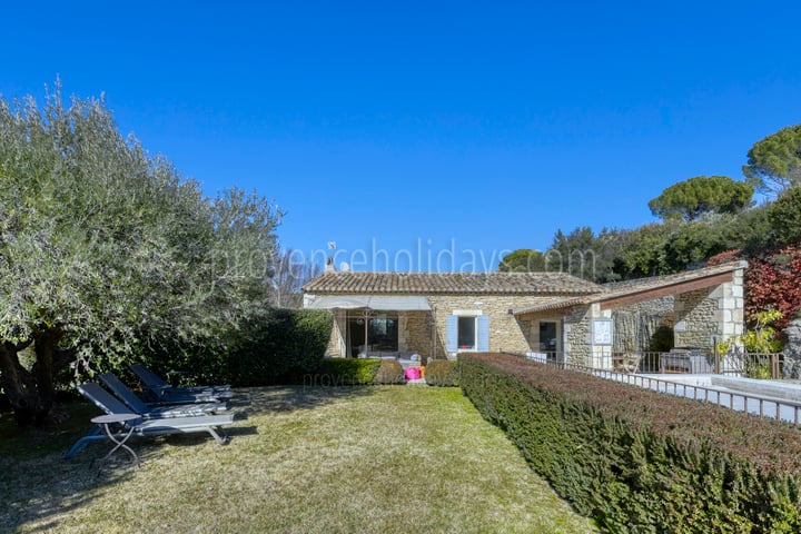 35 - Les Terrasses de Gordes: Villa: Exterior