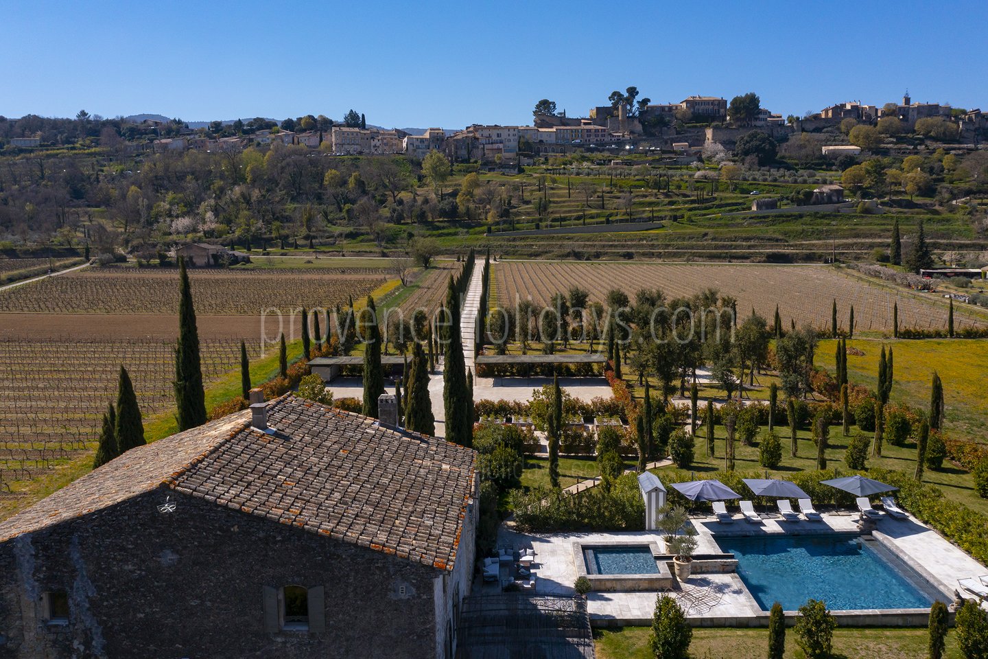 15 - Le Mas des Cyprès: Villa: Exterior