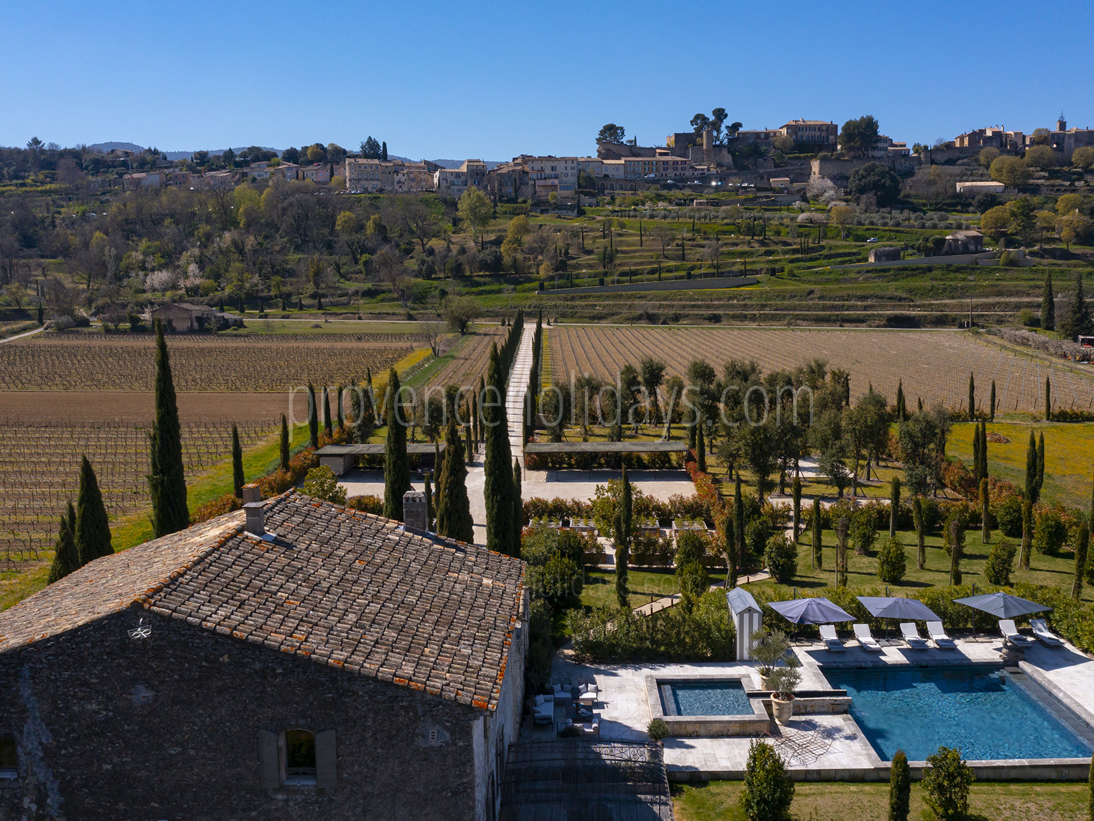 15 - Le Mas des Cyprès: Villa: Exterior