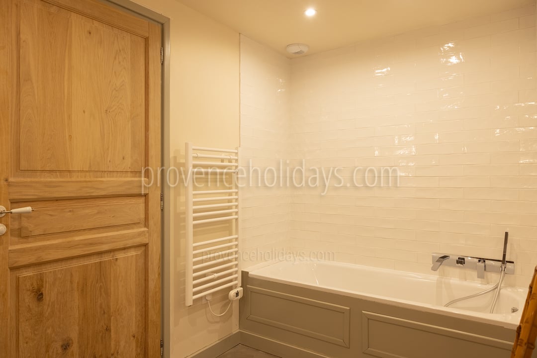 61 - Bastide Mouriès: Villa: Bathroom