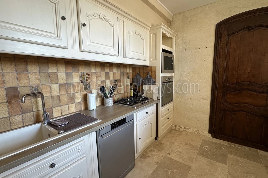 15 - Gerenoveerd huis in Fontvieille: Villa: Interior