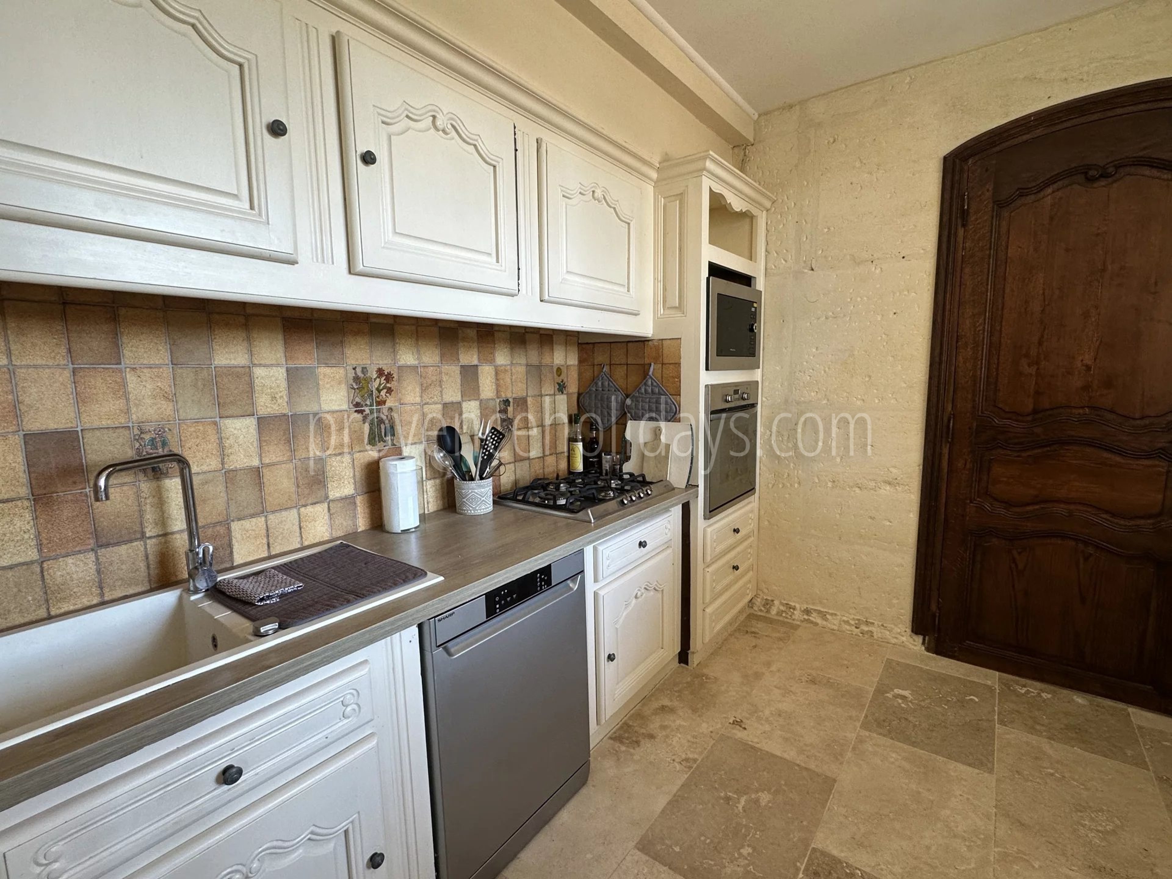 15 - Gerenoveerd huis in Fontvieille: Villa: Interior