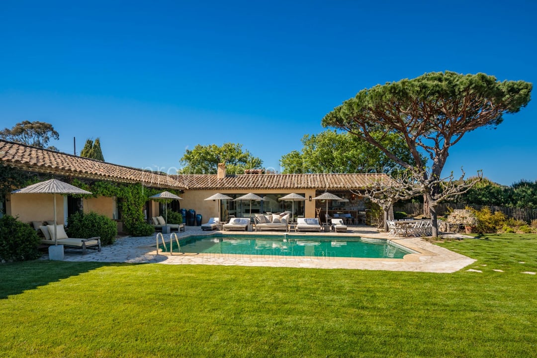 24 - Mas Spinelle: Villa: Exterior