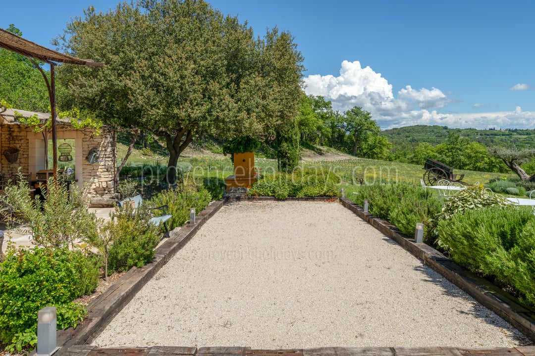 18 - Bastide des Chênes: Villa: Exterior