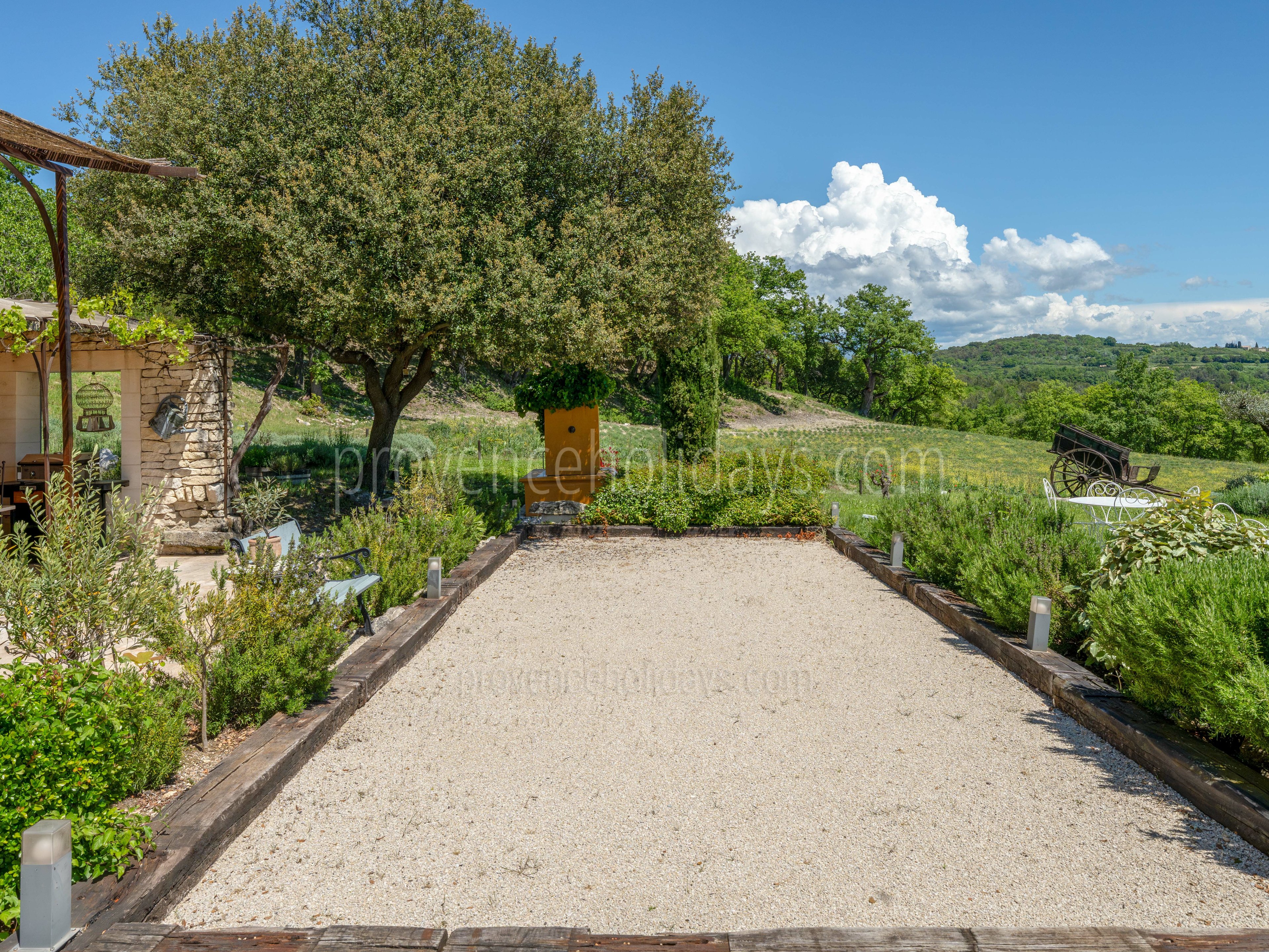 18 - Bastide des Chênes: Villa: Exterior