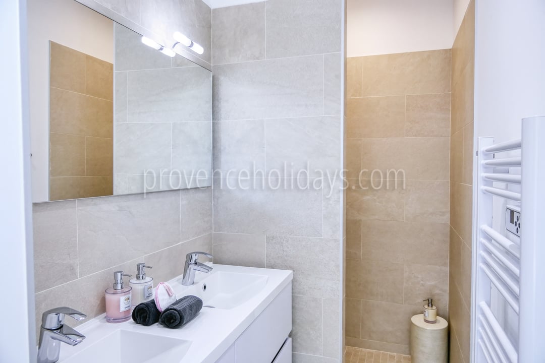 12 - Villa Florensia: Villa: Bathroom