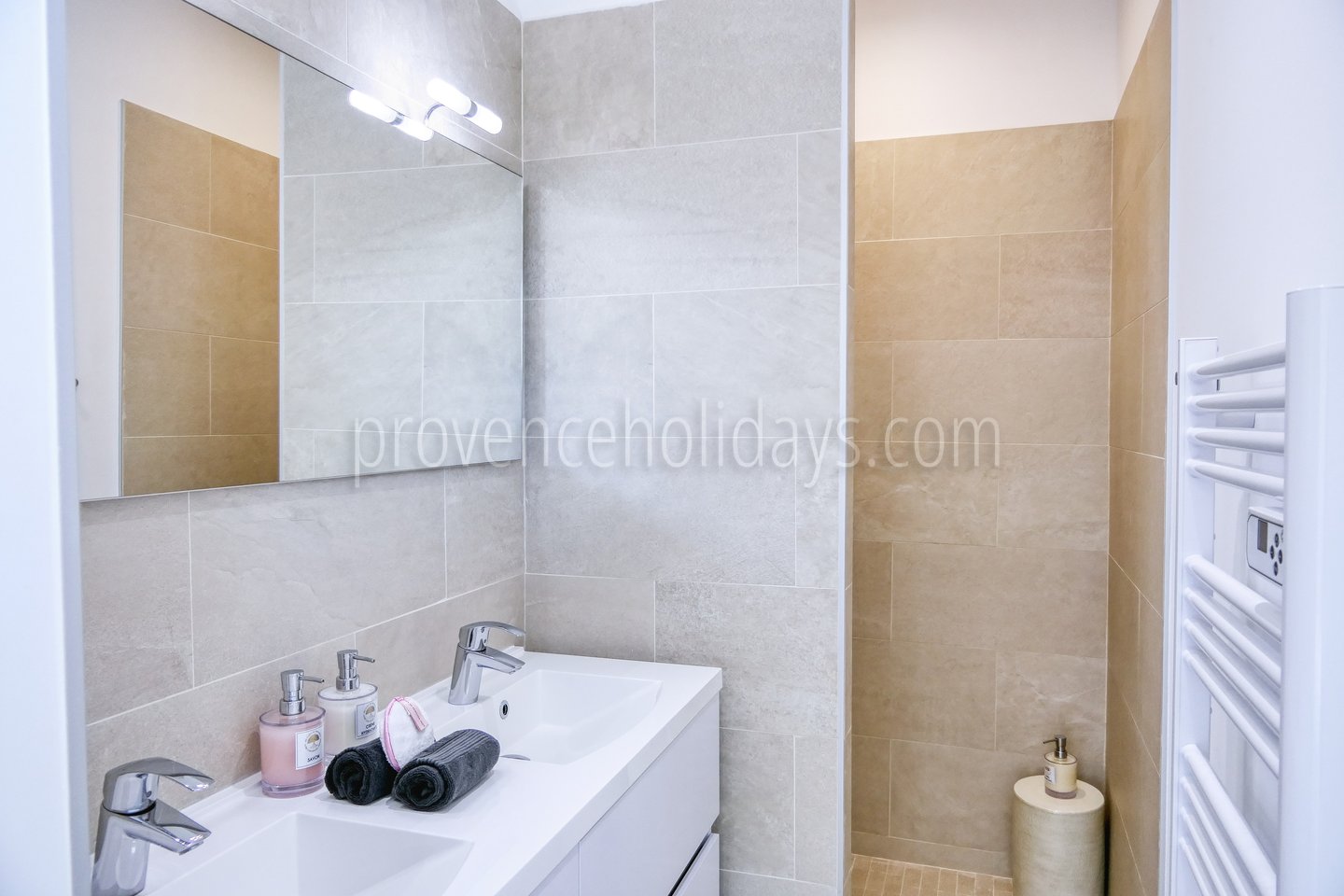 12 - Villa Florensia: Villa: Bathroom