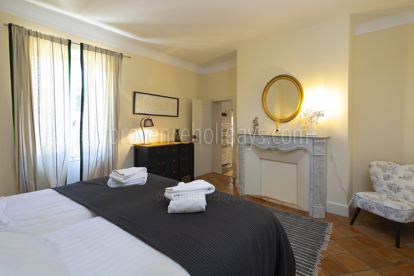 16 - Bastide Valentine: Villa: Bedroom