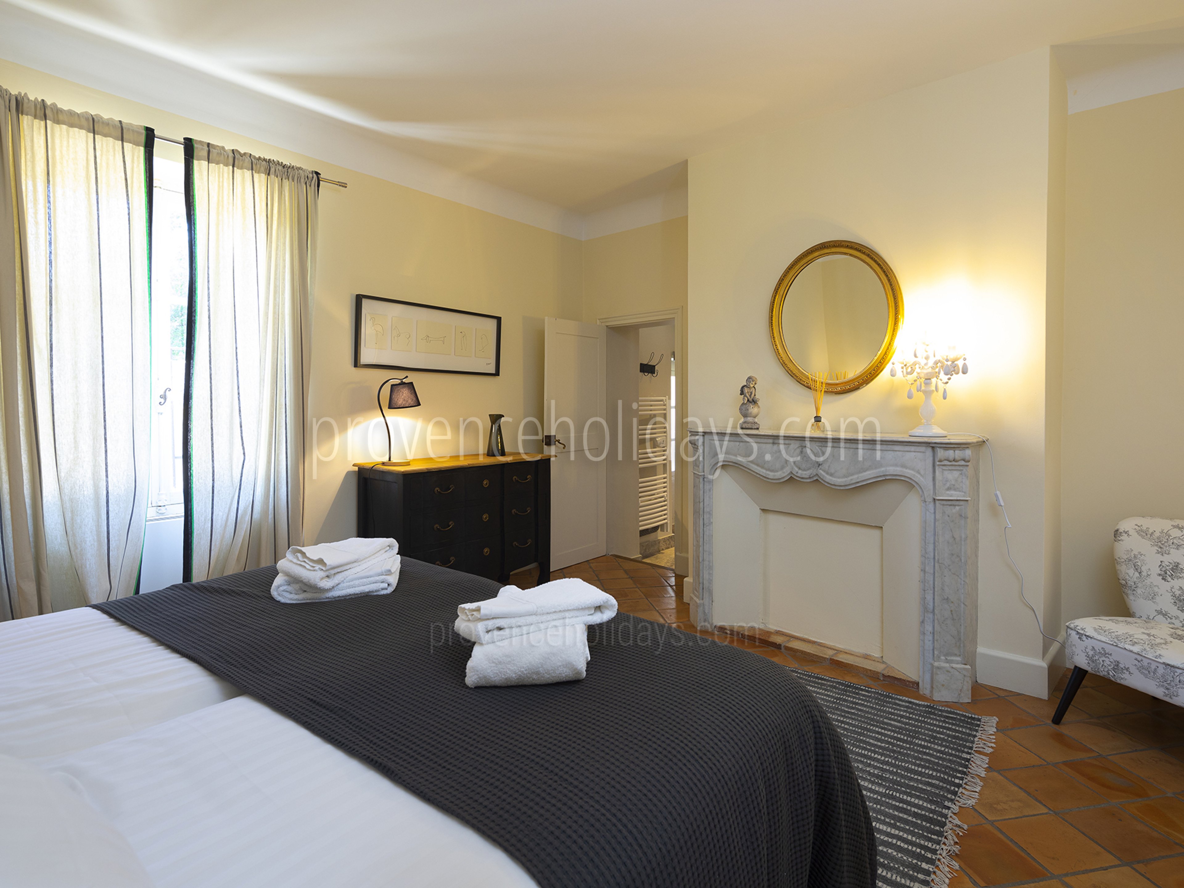 16 - Bastide Valentine: Villa: Bedroom