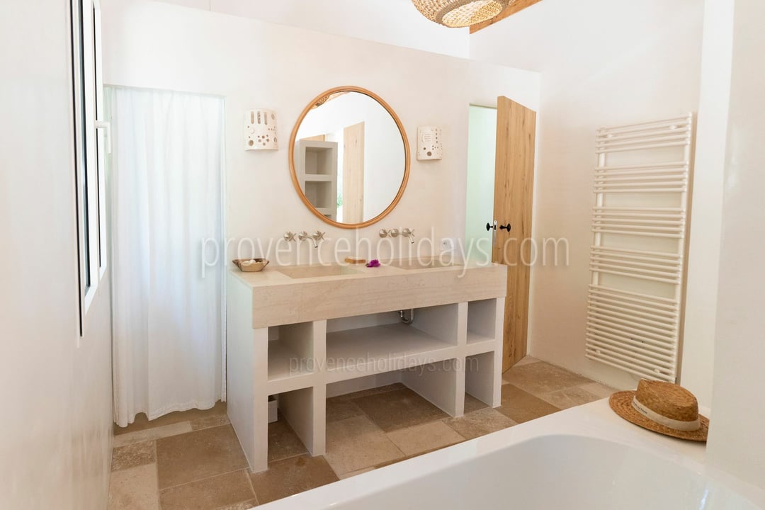 32 - Villa Luna: Villa: Bathroom