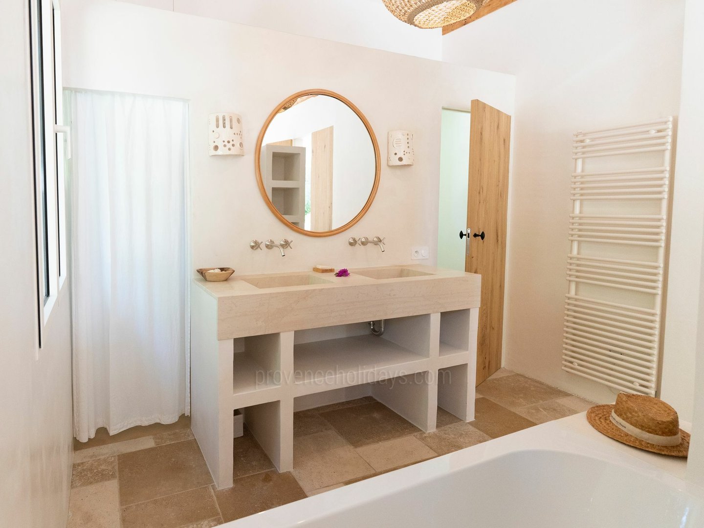32 - Villa Luna: Villa: Bathroom