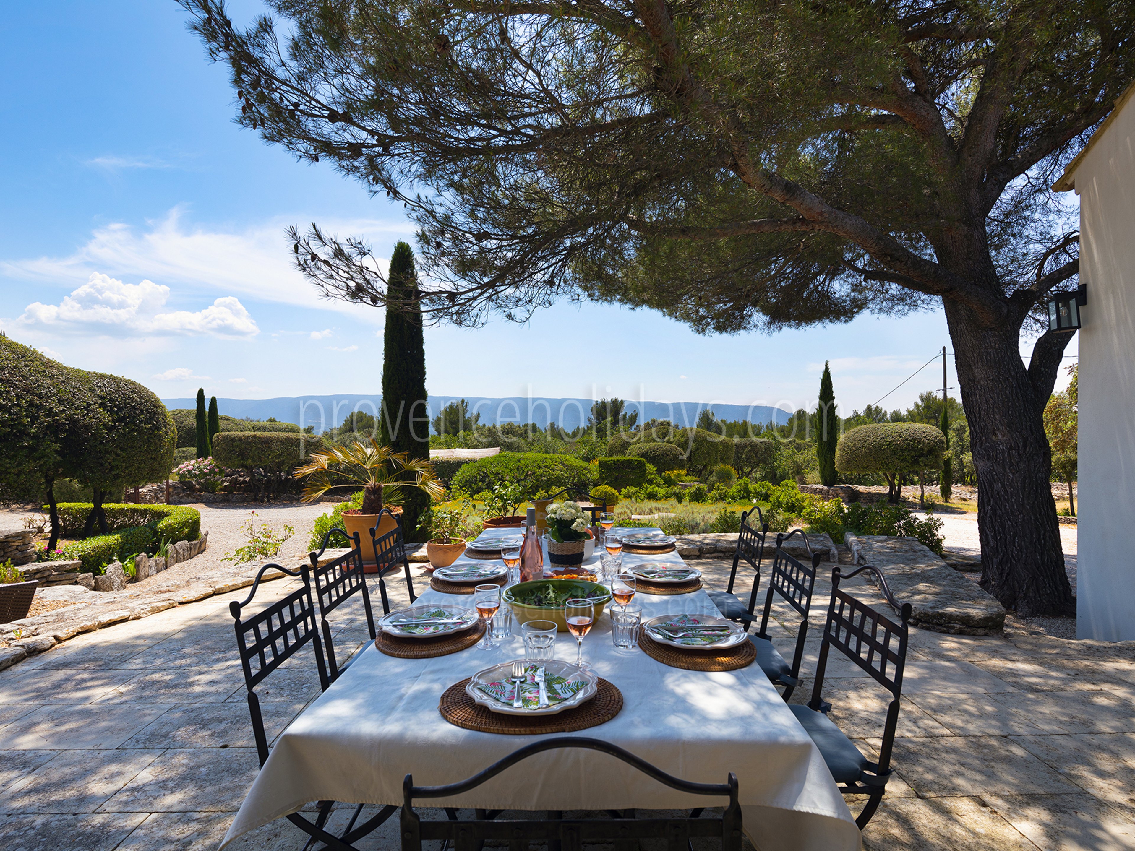 19 - Mas de Gordes: Villa: Exterior