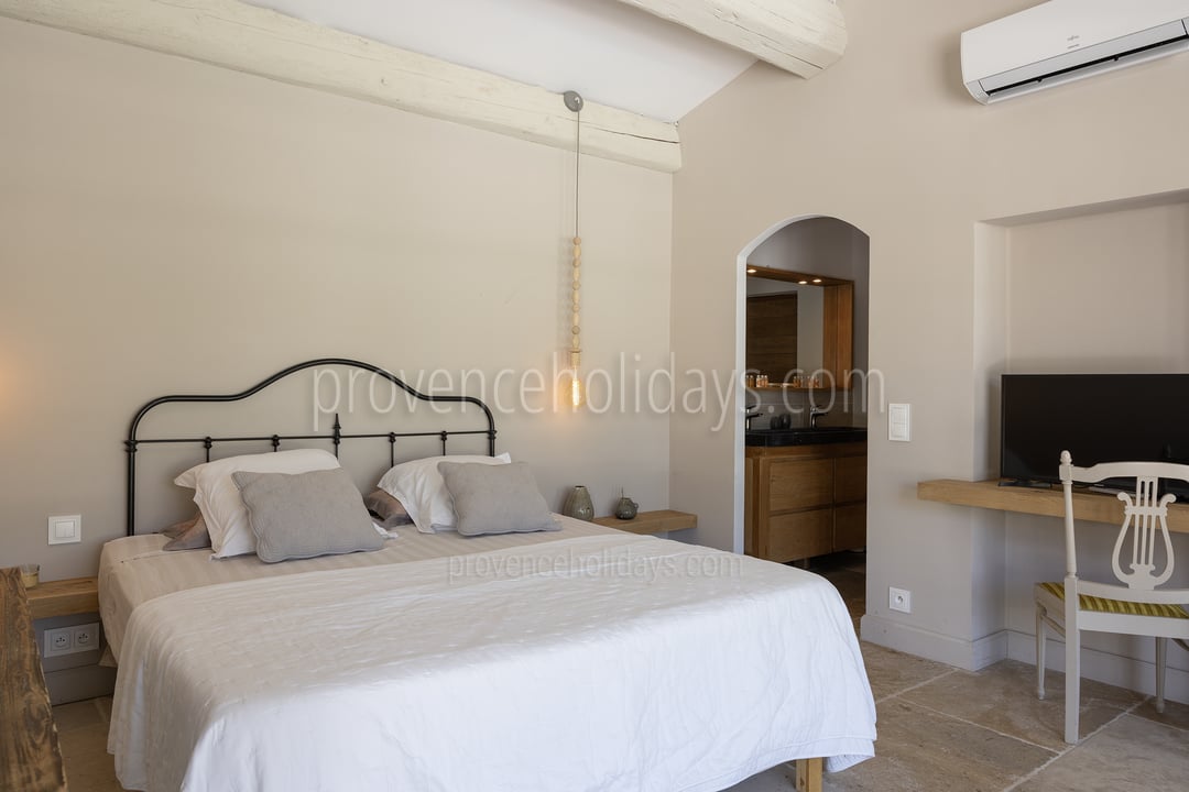 29 - Mas de Claurélie: Villa: Bedroom