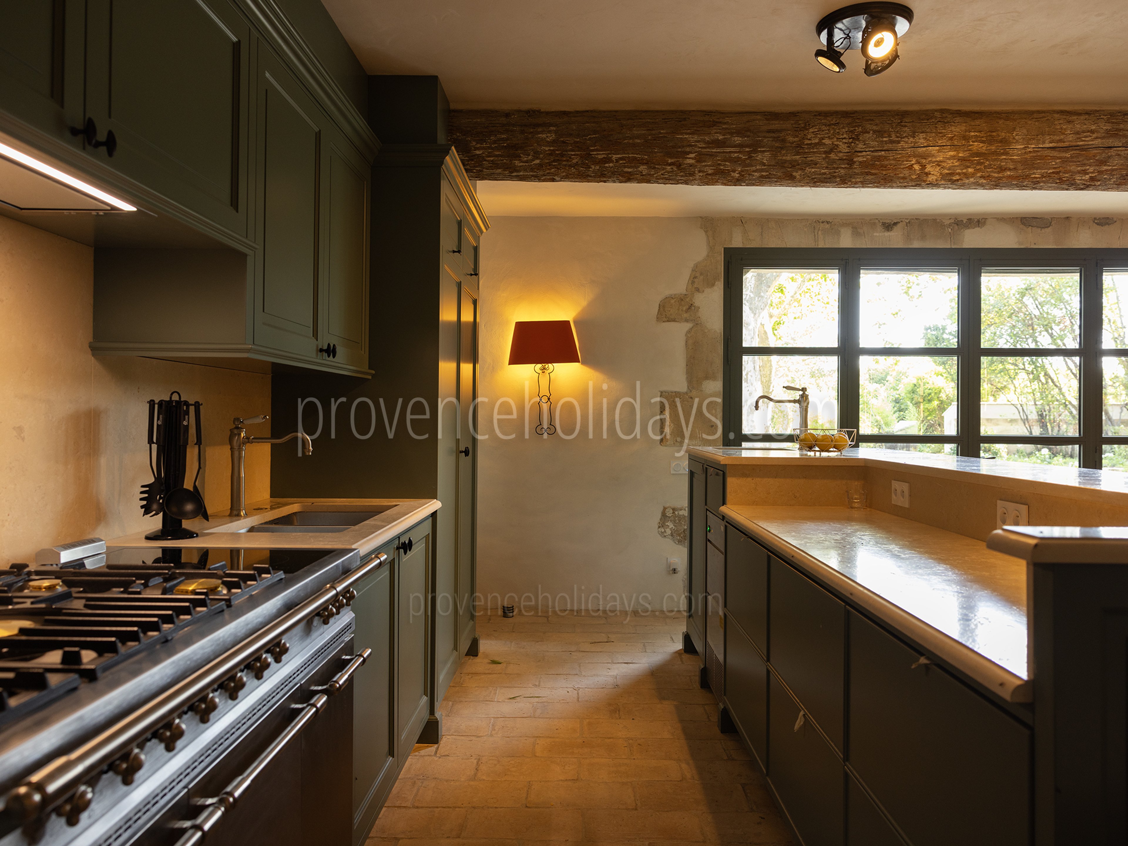 12 - Bastide Mouriès: Villa: Interior