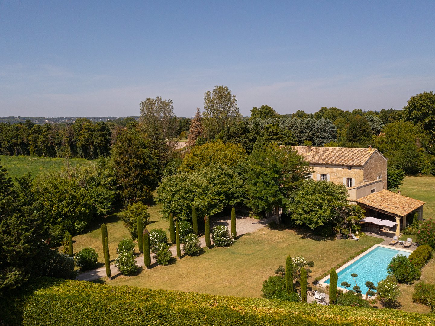 1 - Mas Le Thor: Villa: Exterior