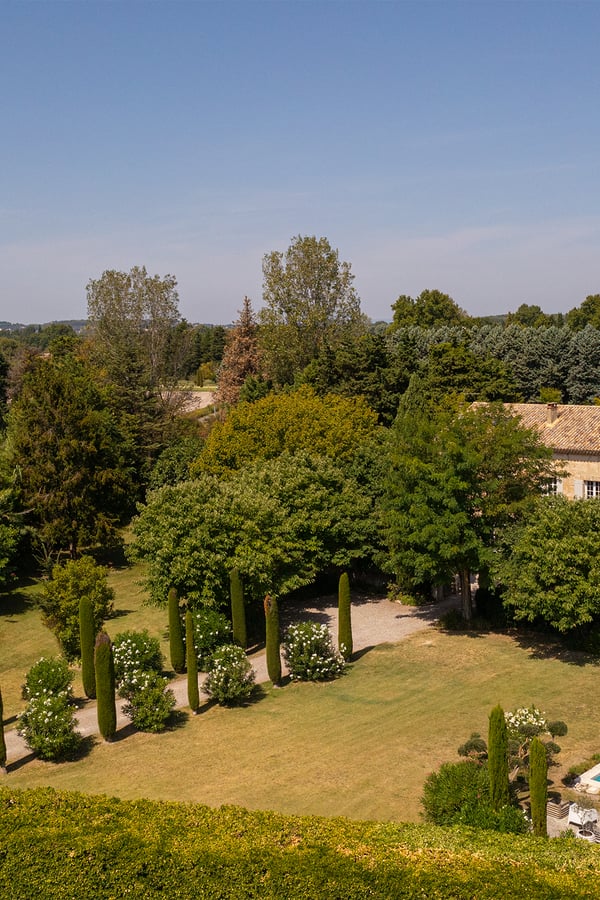 Classically Inspired Farmhouse between the Luberon and the Alpilles - 1