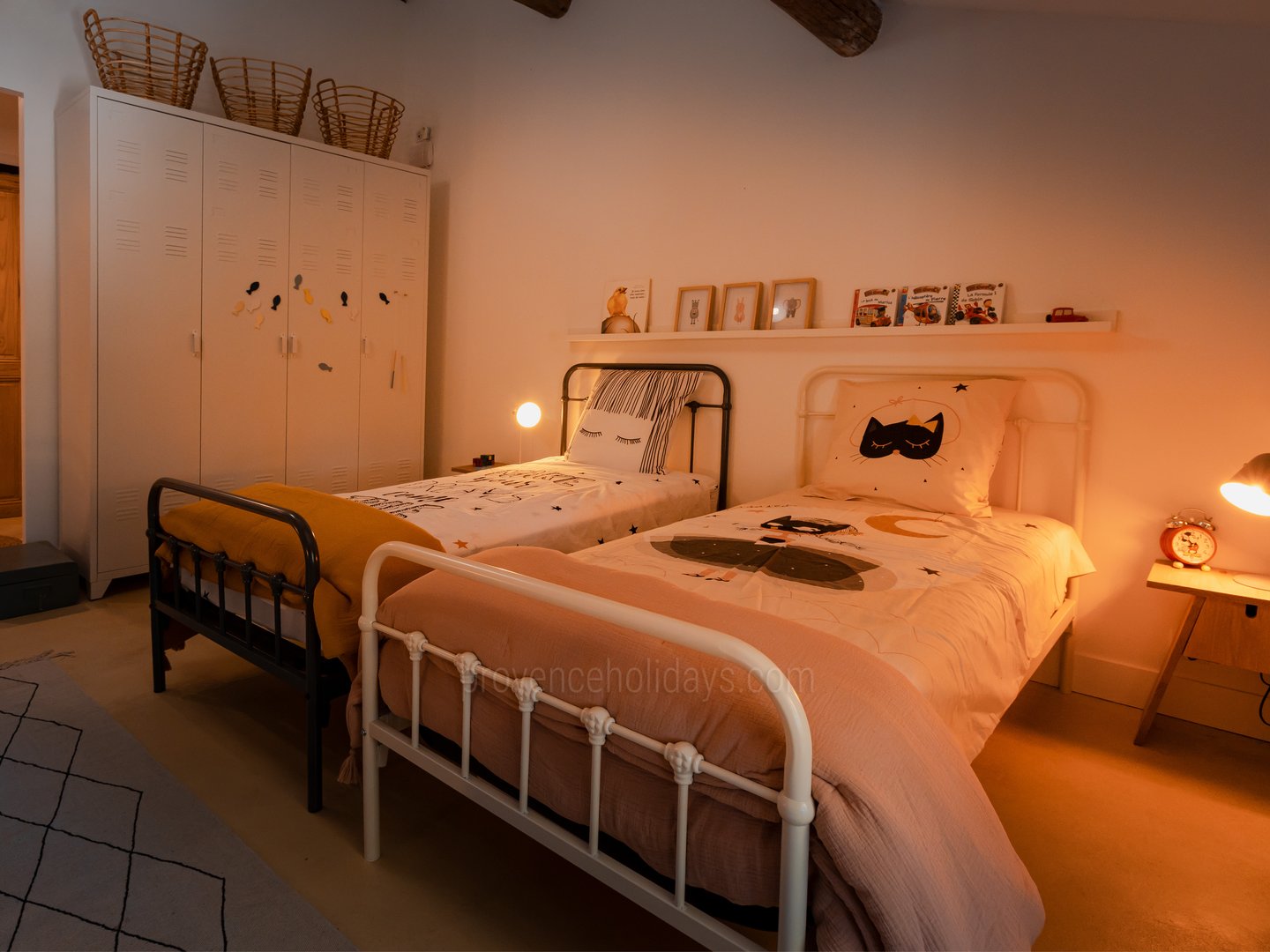 71 - Mas des Pommiers: Villa: Bedroom