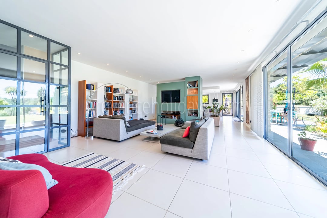 7 - Villa with pool in Pernes-les-Fontaines: Villa: Exterior