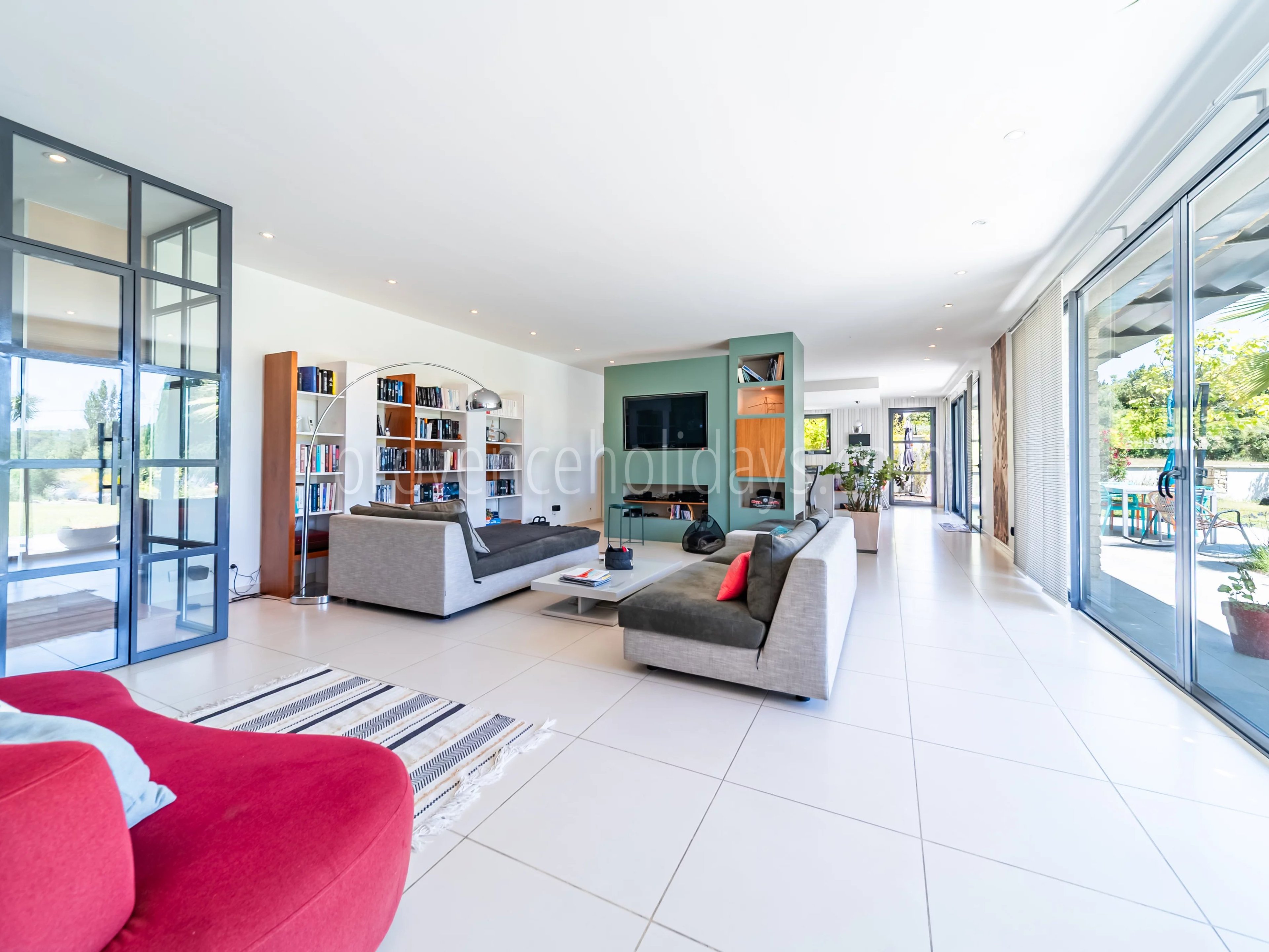 7 - Villa with pool in Pernes-les-Fontaines: Villa: Exterior