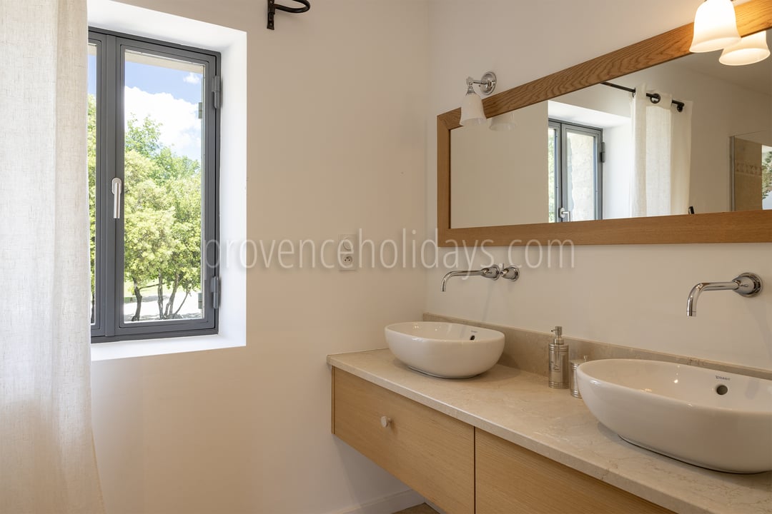 66 - Mas du Carlet: Villa: Bathroom