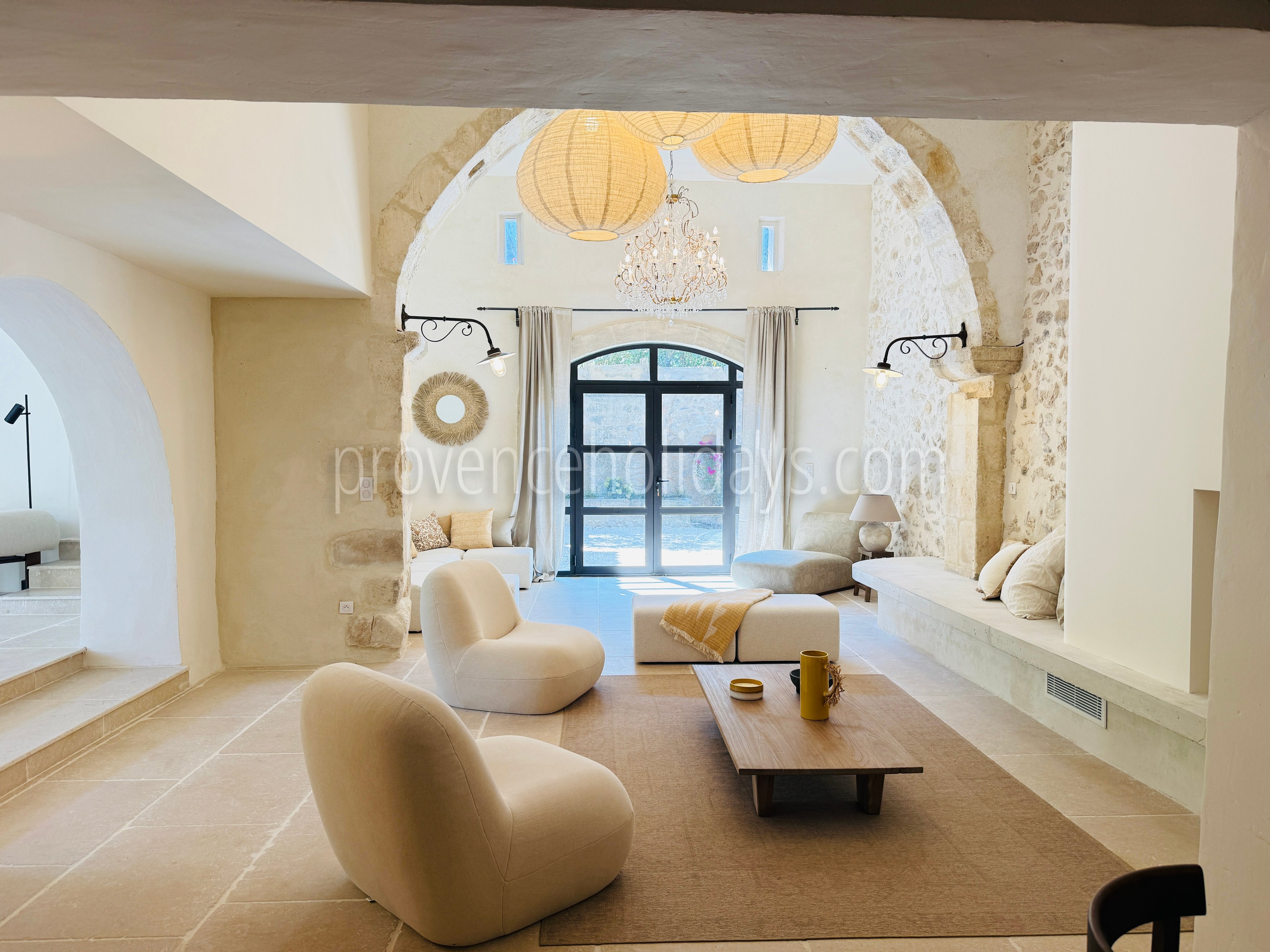 11 - Renovated farmhouse on the outskirts of Eygalières: Villa: Interior