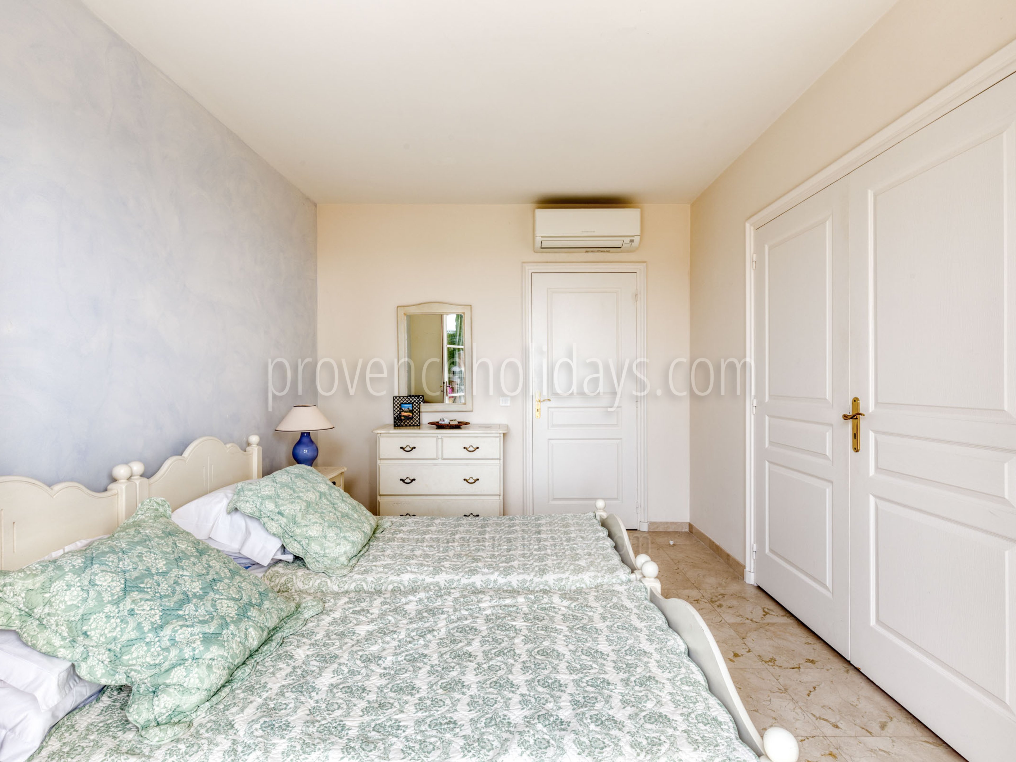 4 - Villa Cyanite: Villa: Bedroom