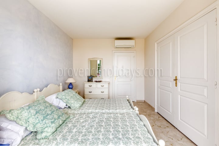 4 - Villa Cyanite: Villa: Bedroom