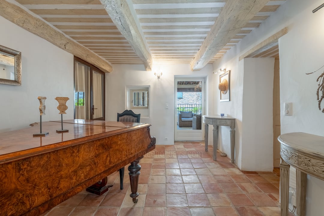 29 - Mas Lou Miradou: Villa: Interior